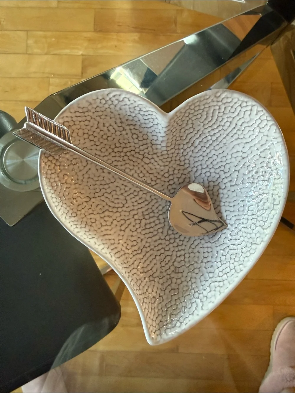 Mariposa White Heart Ceramic Dish with Silver Arrow Spoon